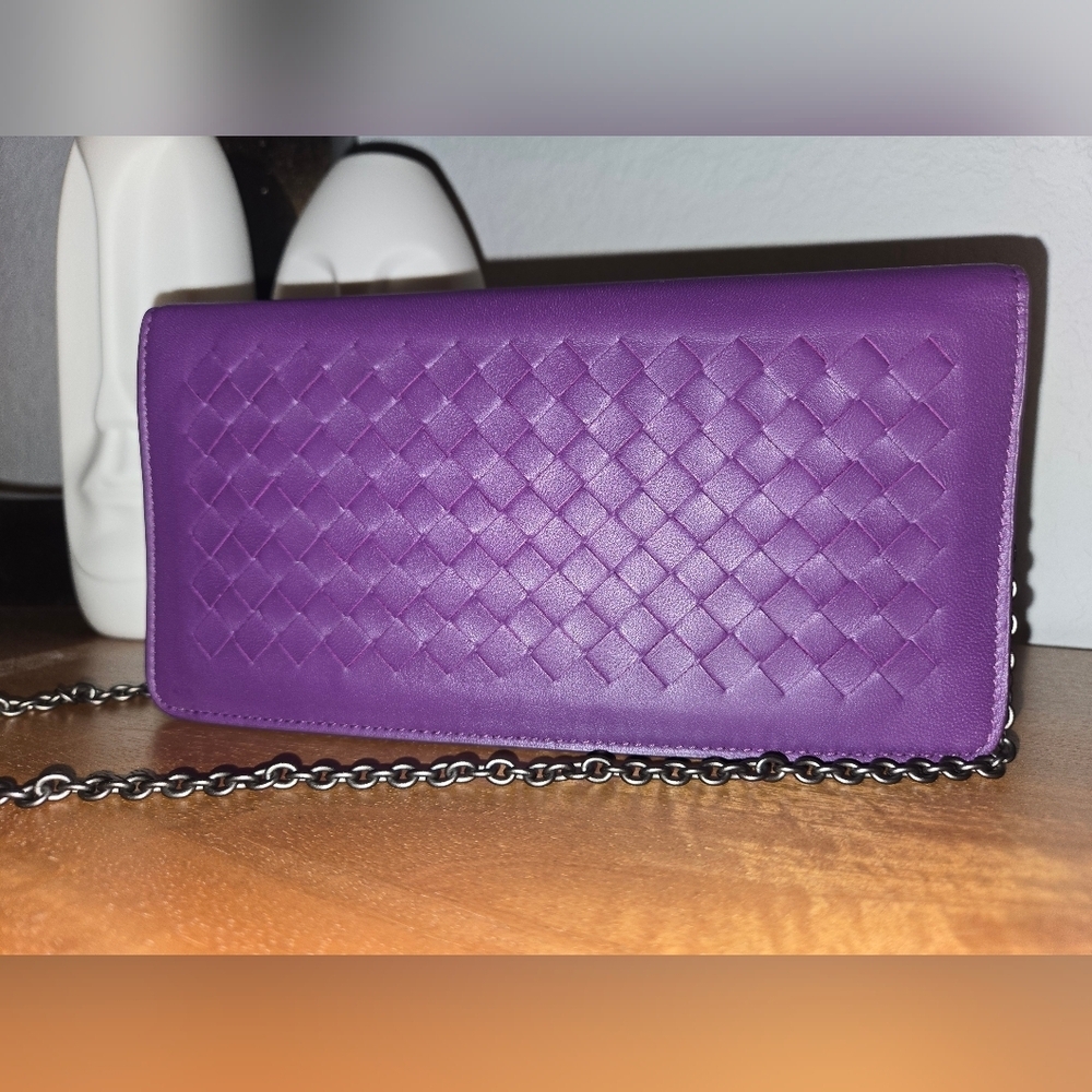 Bottega Veneta Intrecciato Wallet on‎ Chain – Purple EUC Authentic